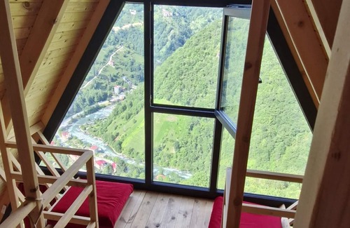 Ayder House | Havalı Bungalov-1 jakuzili Dere ve Şelale Manzaralı Süit Bungalow