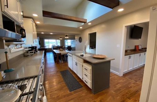 Havana House | Havana Lakeside Escape- Private Beach & Game Room!