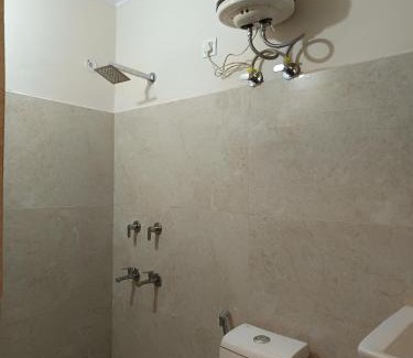 Nizamuddin East Hotel | Haveli Heritage - 200 Meters from Nizamuddin Railway Station