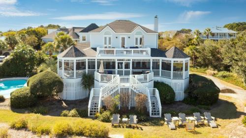 Sullivan's Island Villa | Haven by AvantStay Luxury Beachfront Home w Pool Gorgeous Patios