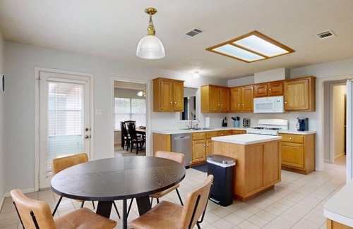 College Station Apartment | Haven Estate - 3 Bdrm Haven Near Texas A&M Campus