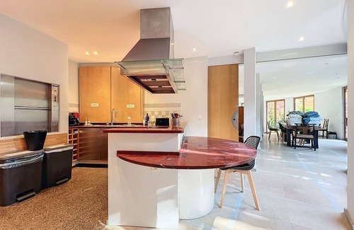 Dieweg Villa | Havre de Paix in Brussels with swimming pool, sauna and jacuzzi