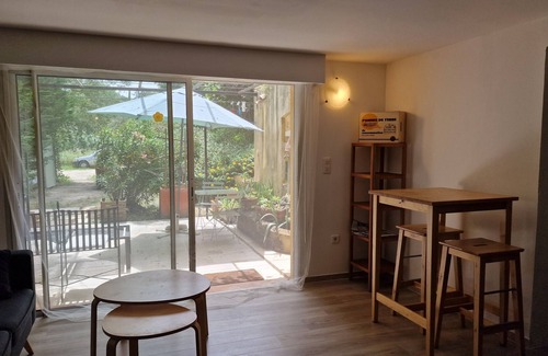 La Tour-d'Aigues Apartment | Havre de Quiétude et de Nature