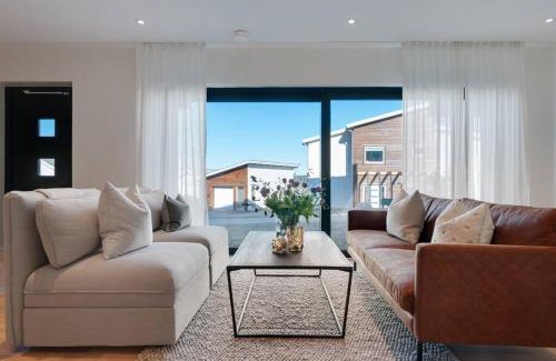 Uddevalla Municipality Apartment | Havsnära våning