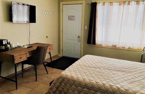 Manitoulin District Hotel | Hawberry Motel