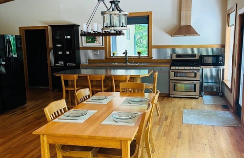 Athens House | Hawk Ridge Retreat - Athens County Getaway