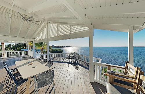 Cutthroat Harbor Estates House | Hawkins Lookout