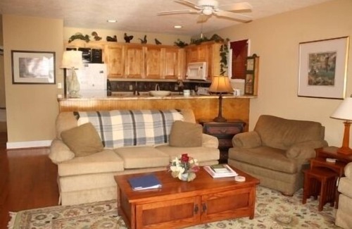 Seven Devils Condo | Hawks Peak South 221 - Close to High Country Attractions, level entry, Grandfather mountain view - Last minute Discount available- discount included in online quote
