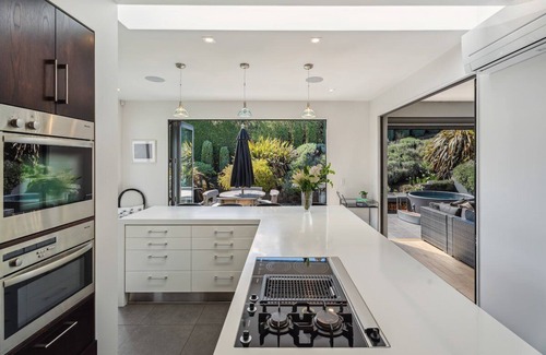 Lake Hayes House | Hawthorne House - Lake Views