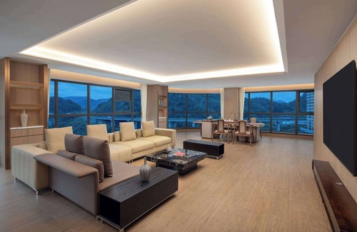 Fenghuang Hotel | Hawthorn By Wyndham Fenghuang Baiyue