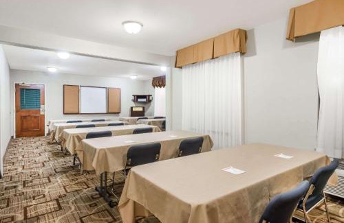 Seville Hotel | Hawthorn Extended Stay by Wyndham Seville