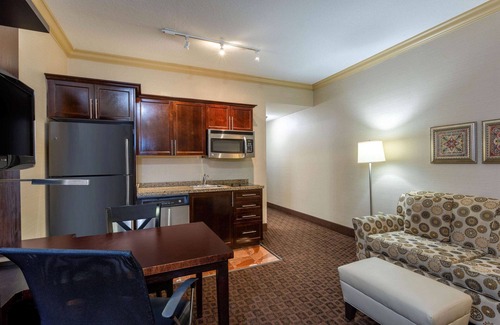 Palm Beach - West Palm Beach Hotel | Hawthorn Extended Stay by Wyndham West Palm Beach