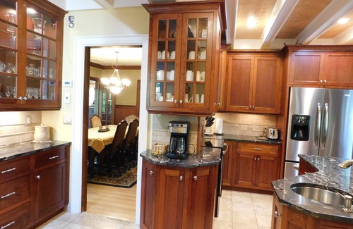 Congdon Park House | Hawthorne Manor- Perfect Duluth Location! Amazing historic home.