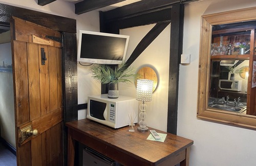 Yarm Cottage | HAYLOFT DOUBLE BED ENSUITE SLEEPING 2 NEXT TO THE FOX COVERT PUB YARM