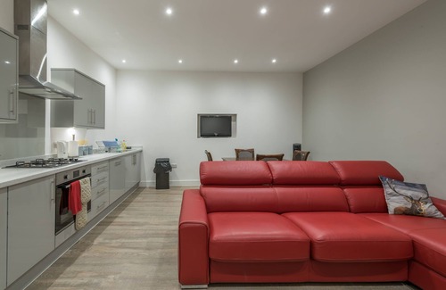 West End Apartment | Haymarket - City Centre