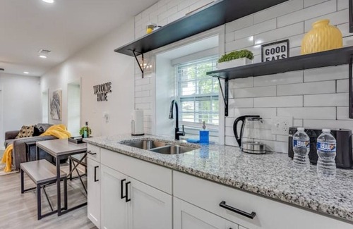 Forest Park House | Haynie’s Hidden Getaway- 9mins from ATL airport!