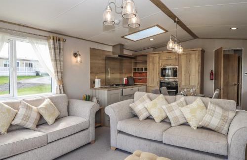 Teigngrace House | Hazel Lodge