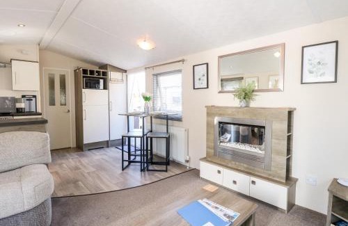 Hopton House | Hazell Thorne Hideaway