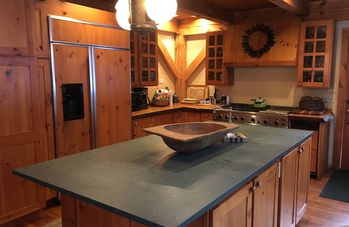 Dorset House | Headwaters-Very secluded, quiet, mountain views, babbling brook, country living.
