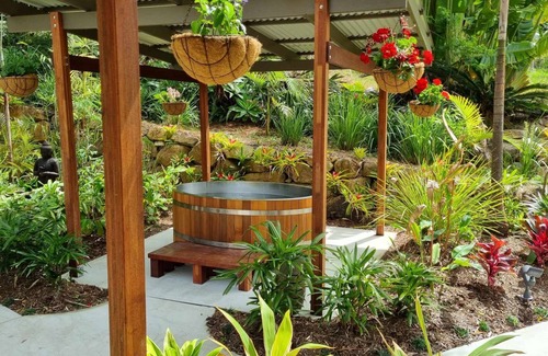 Tallebudgera Valley Villa | Healing Garden Cabins - Villa Uluwatu