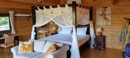 Tallebudgera Valley House | Healing Garden Bed & Breakfast - Uluwatu