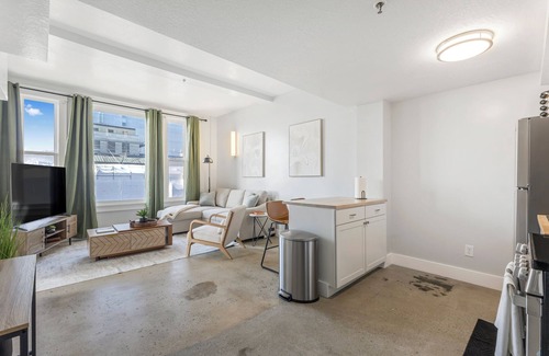 Downtown Salt Lake City Apartment | Heart of Downtown; Stylish 1 Bed 1 Bath Sleeps 4