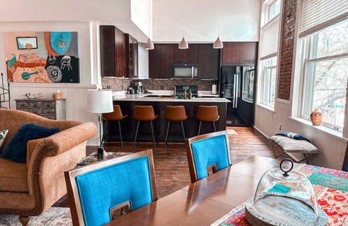 Downtown Greensboro Apartment | Heart of Downtown - Rooftop - Playstation 5