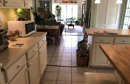Southport House | Heart of DT Southport with private, fenced yard! Perfect for pets! Sleeps 4