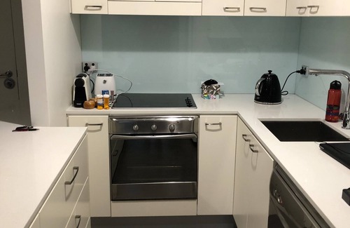 Glenelg Apartment | Heart of Glenelg - walk to beach and restaurants