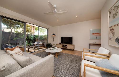 Hampton Apartment | Heart of Hampton by the Beach
