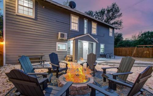 Greater East End Apartment | Heart of Houston - 2-BD 1-BA w Kids Playground