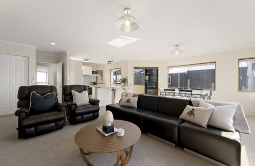 Mount Maunganui House | Heart of Mt Maunganui