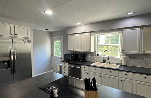 Osage Beach House | Heart of Osage Beach - Sleeps 6