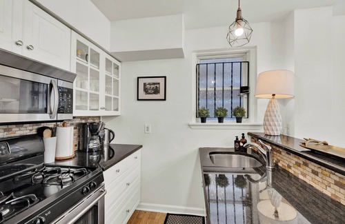 Graduate Hospital House | Heart of Philadelphia Rooftop Deck Walkable