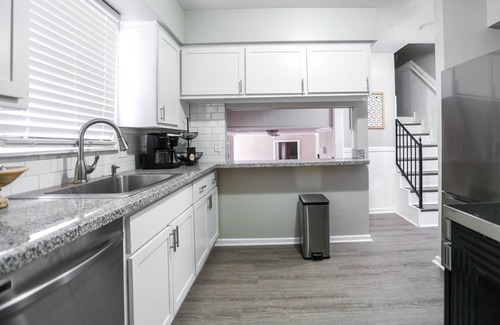 Lubbock House | Heart of Rush 5/2.5 Remodeled Near Tech/Greek Cir