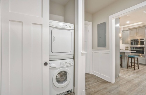 Saratoga Apartment | Heart Of Saratoga