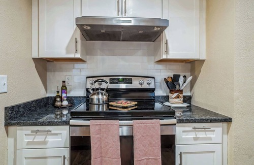 Nederland Apartment | Heart of Town | 10 Min to Skiing | Locals Favorite