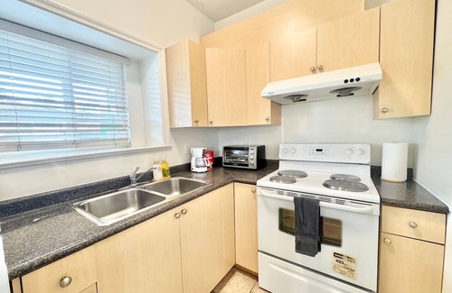Knight House | Heart of Van! Private 2BR, Patio & FREE Parking