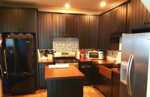 Fredericktown House | Heartland Country Resort Lodge - For All Your Special Family Gatherings