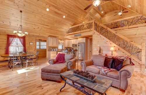 Eagle Mountain Cabin | Heated Indoor Pool - Hot Tub 6 Seater - Fire Pit - Wineries - Pickleball - Gym