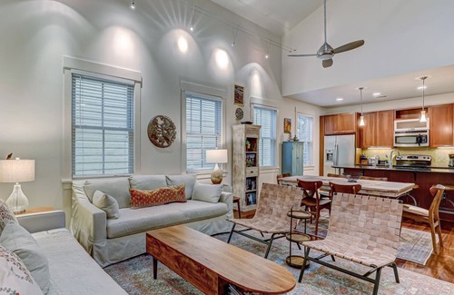 Historic Downtown Savannah House | Heated Pool Access Flex Cancelation