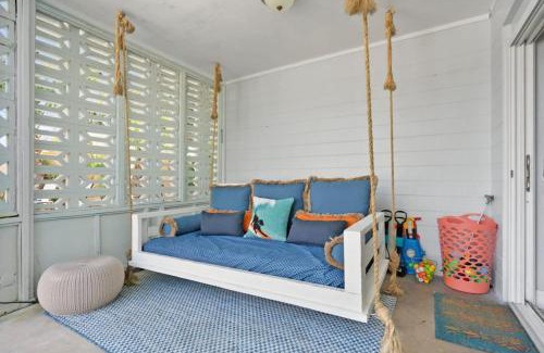 Butler Beach House | Heated Pool by the Sea Mini Golf Dogs OK