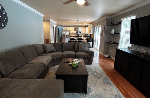 Ballston Spa House | Heated Pool, Hot Tub, Fire Pit, SPAC, 8 Beds, Track, Ski