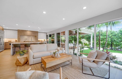 Poinsettia Heights House | Heated pool/Lush Tropical Surrounding/Castaway Key/RESlDENCES