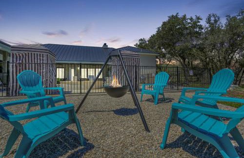 Sabinal House | Heated Pool Movie Theater Hot Tub Games Sleeps 28