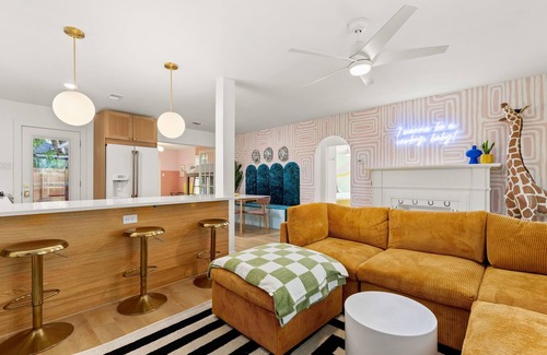 Hancock House | Heated Pool-Sleeps 10-Fire Pit- 2miles Downtown!n