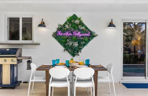 North Central Hollywood House | Heated Pool with Beach Gear, The Other Hollywood