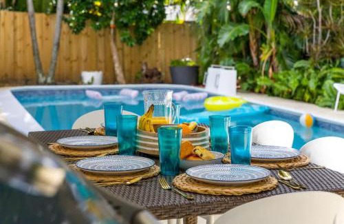 North Central Hollywood House | Heated Pool with Beach Gear, The Other Hollywood
