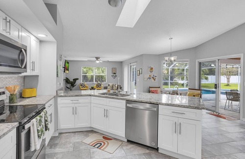 Indian Trails House | Heated Spa Pool Home, Sleeps 10, Beach, Golf, Fishing, St Augustine, Daytona