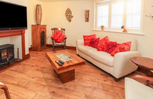 Knutsford House | Heath Corner